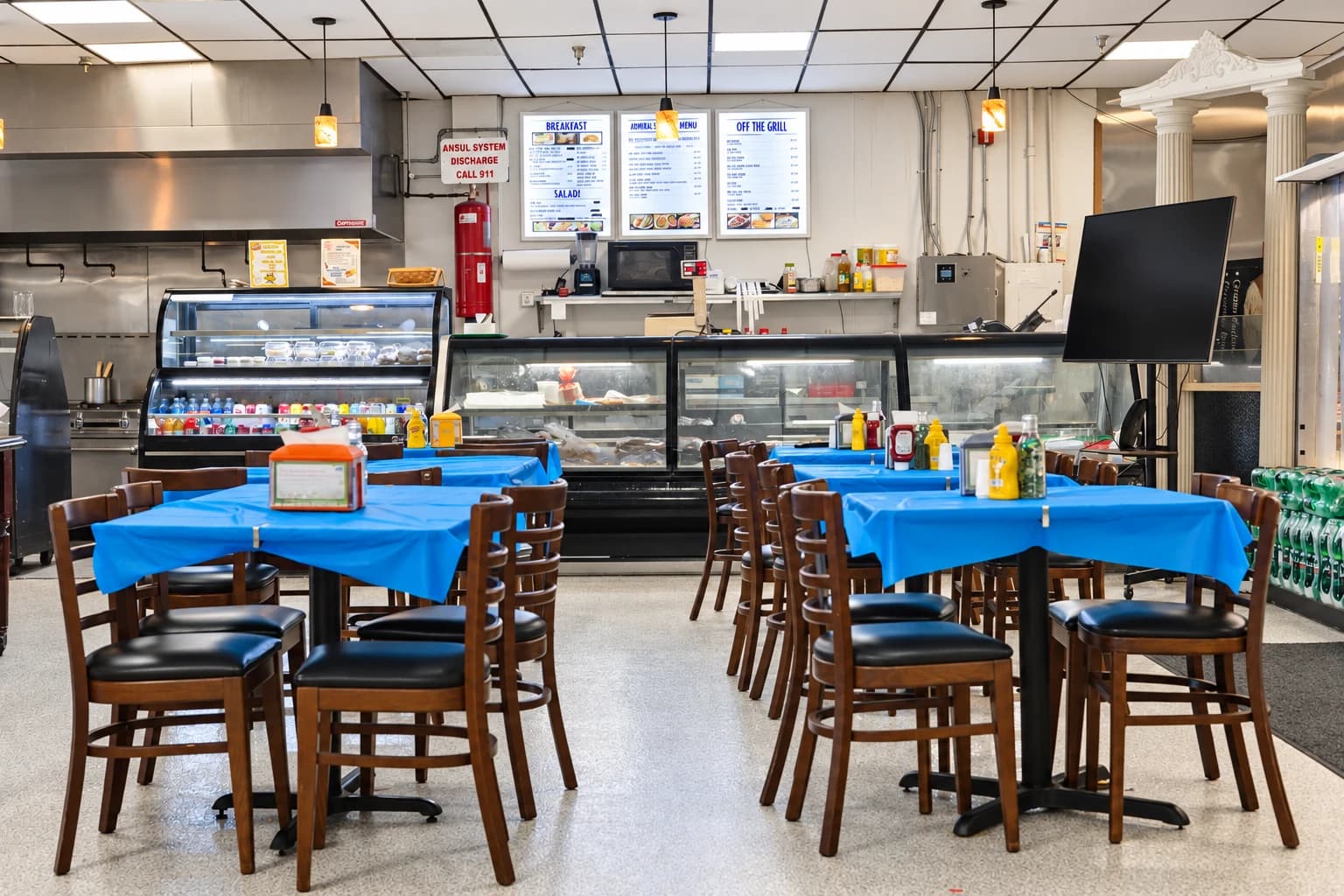 The deli counter and seating at Ralph’s